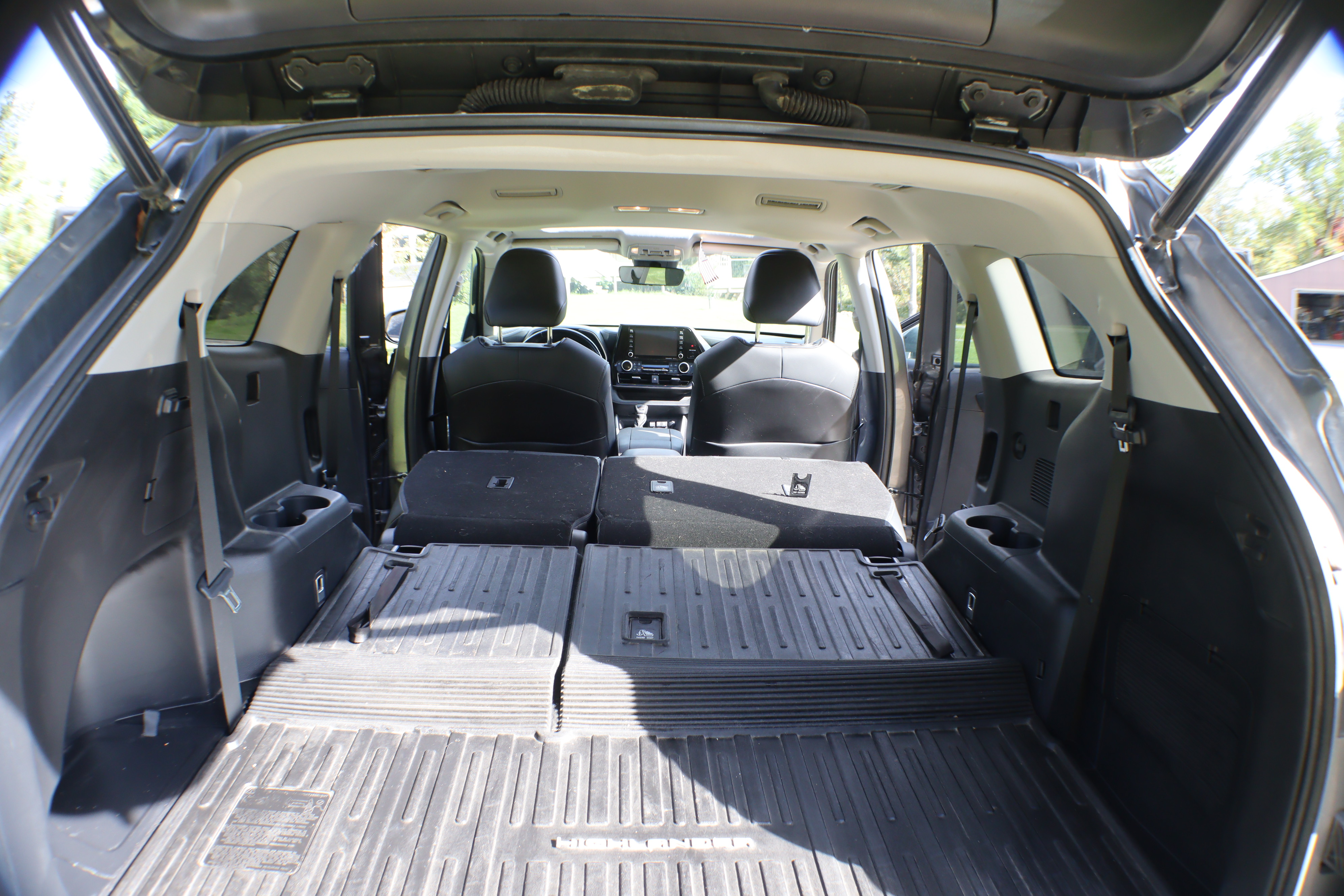 Used 2021 Toyota Highlander XLE AWD/4WD image 12