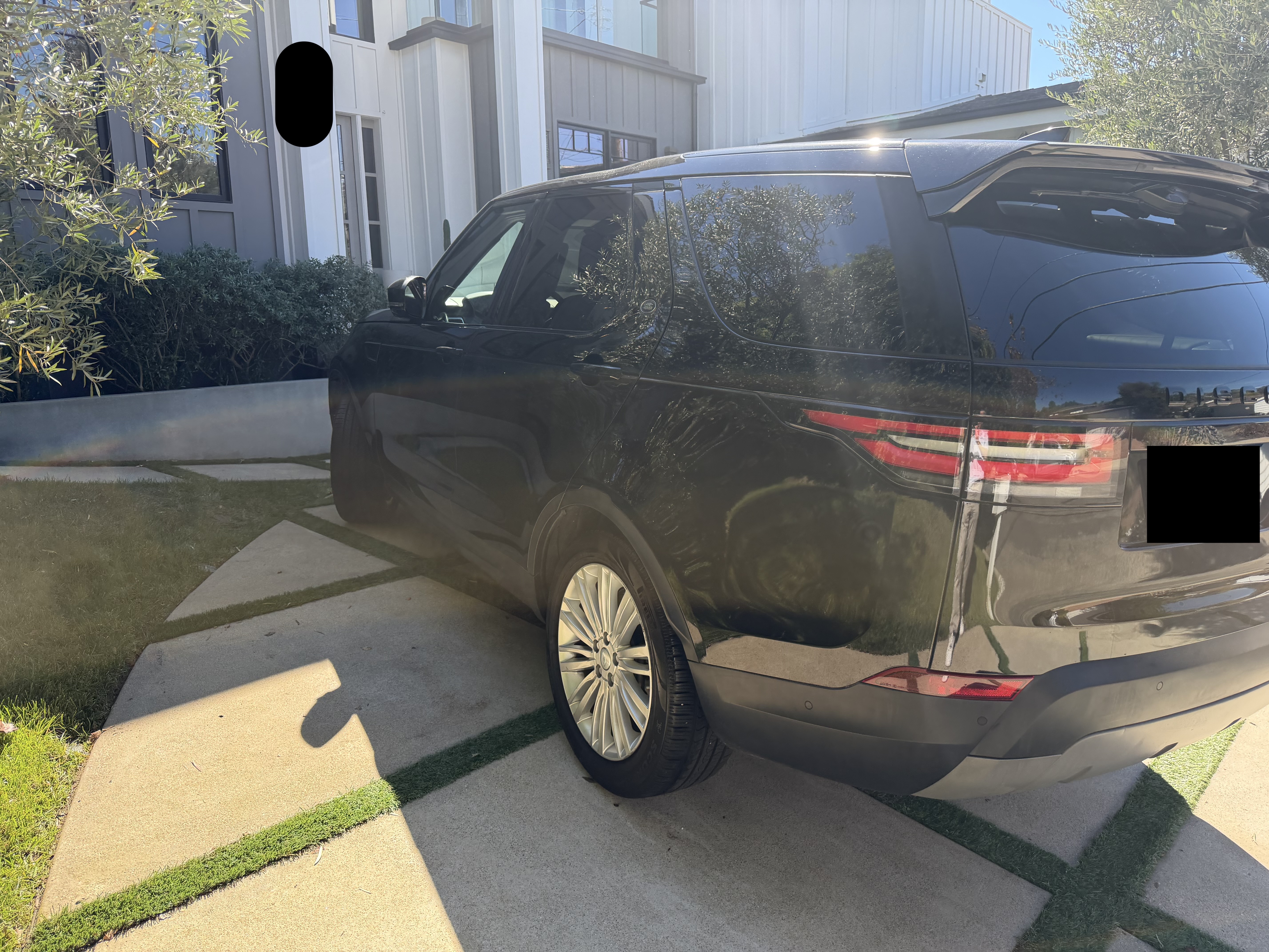 Used 2019 Land Rover Discovery HSE Luxury AWD/4WD image 2