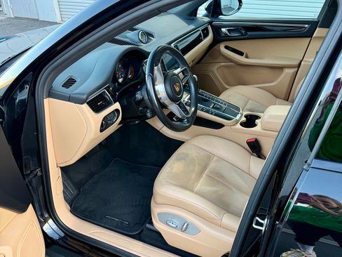 Used 2018 Porsche Macan Sport Edition image 21