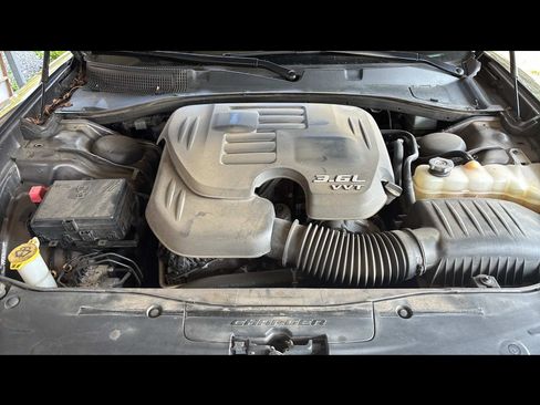 Used 2018 Dodge Charger SXT Plus image 6