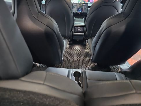 Used 2022 Tesla Model X Plaid image 12