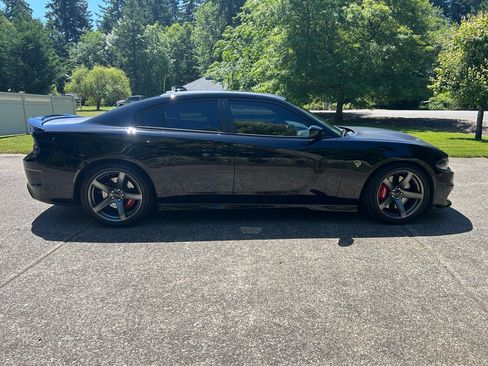 Used 2018 Dodge Charger SRT Hellcat w/ Harman/Kardon Audio Group RWD image 6