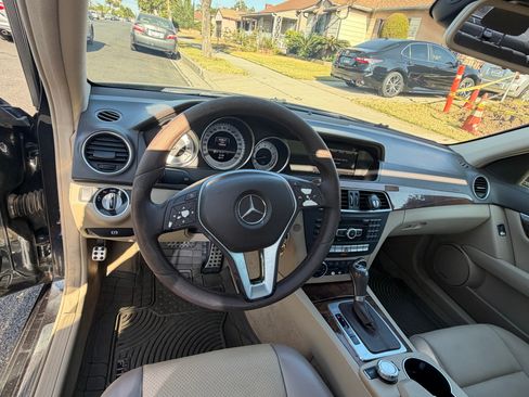 Used 2013 Mercedes-Benz C 250 Sedan image 11