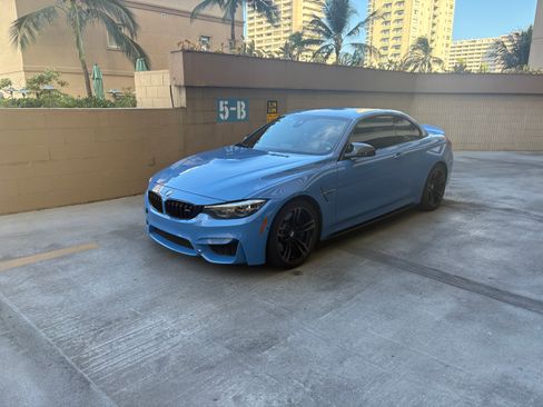 Used 2018 BMW M4 Convertible RWD image 2
