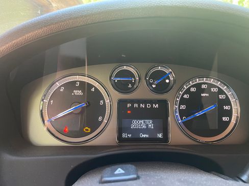 Used 2011 Cadillac Escalade EXT Luxury AWD/4WD image 24