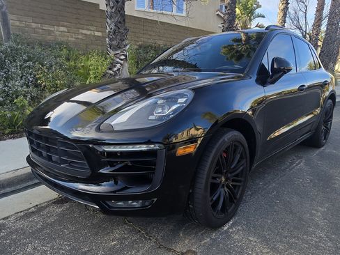 Used 2017 Porsche Macan GTS image 4