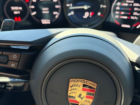 Used 2021 Porsche 911 Carrera image 11