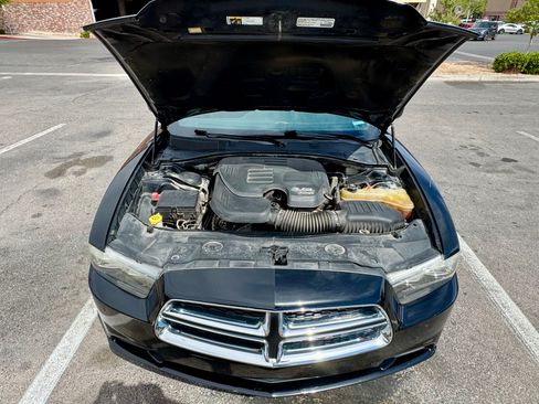 Used 2014 Dodge Charger SE image 8