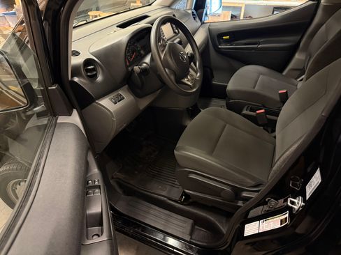 Used 2016 Nissan NV200 SV w/ Technology Package FWD image 14