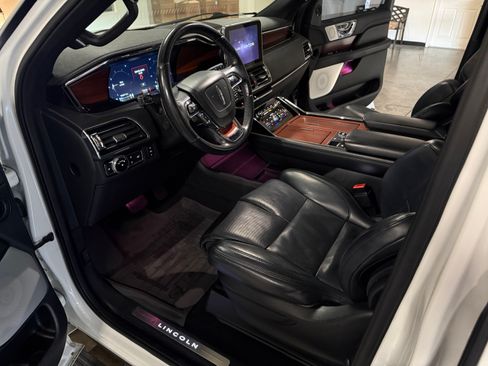 Used 2020 Lincoln Navigator Reserve w/ Equipment Group 208A Reserve AWD/4WD image 13