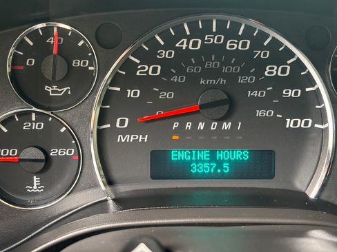 Used 2015 GMC Savana 2500 Extended RWD image 5