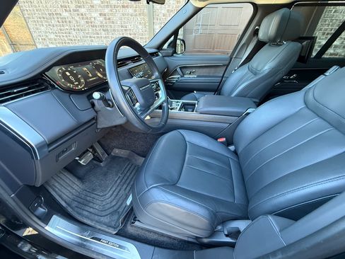 Used 2023 Land Rover Range Rover First Edition image 10
