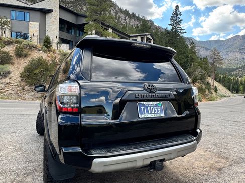 Used 2015 Toyota 4Runner Trail Premium AWD/4WD image 6