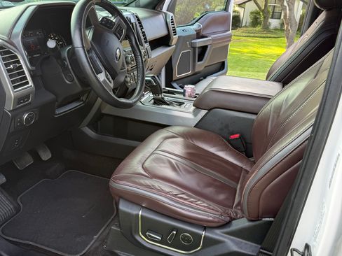 Used 2015 Ford F150 Platinum w/ Equipment Group 701A Luxury AWD/4WD image 11