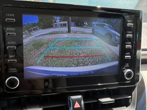 Used 2020 Toyota Corolla LE FWD image 5