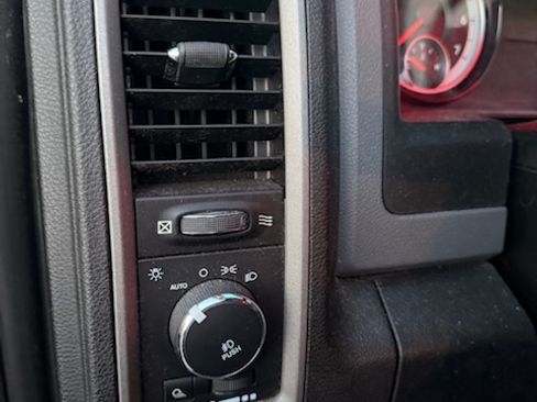 Used 2015 RAM 1500 Express AWD/4WD image 6
