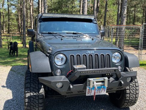 Used 2017 Jeep Wrangler Unlimited Sport w/ Connectivity Group image 4