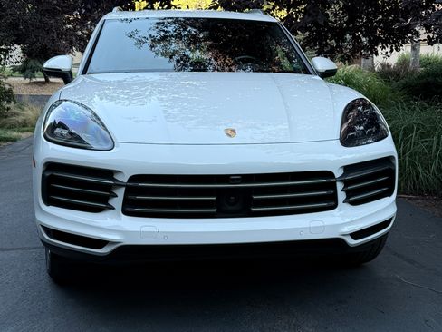Used 2019 Porsche Cayenne E-Hybrid AWD/4WD image 4
