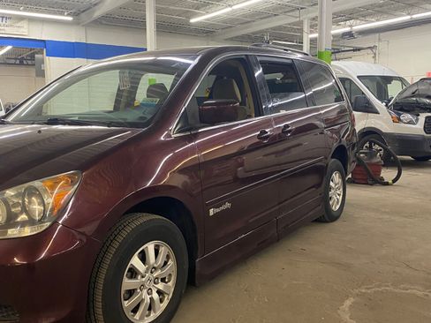 Used 2010 Honda Odyssey EX image 1