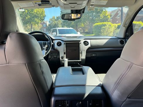 Used 2018 Toyota Tundra Limited image 6