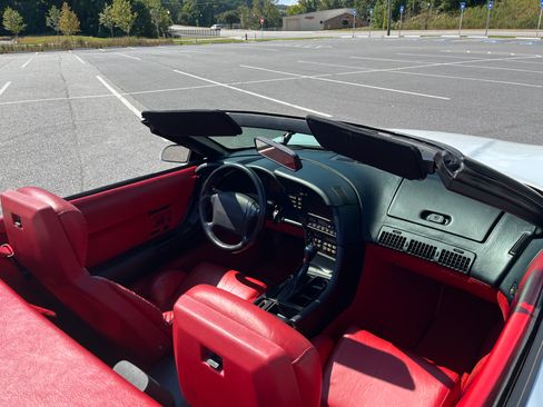 Used 1992 Chevrolet Corvette Convertible image 15