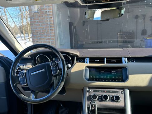 Used 2017 Land Rover Range Rover Sport HSE AWD/4WD image 9