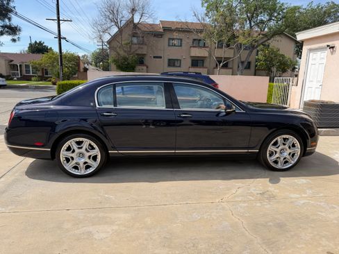 Used 2013 Bentley Flying Spur Flying Spur image 1