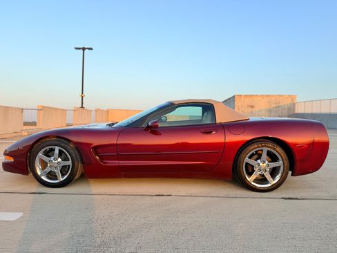 Used 2003 Chevrolet Corvette Convertible w/ Preferred Equipment Group1 RWD image 1