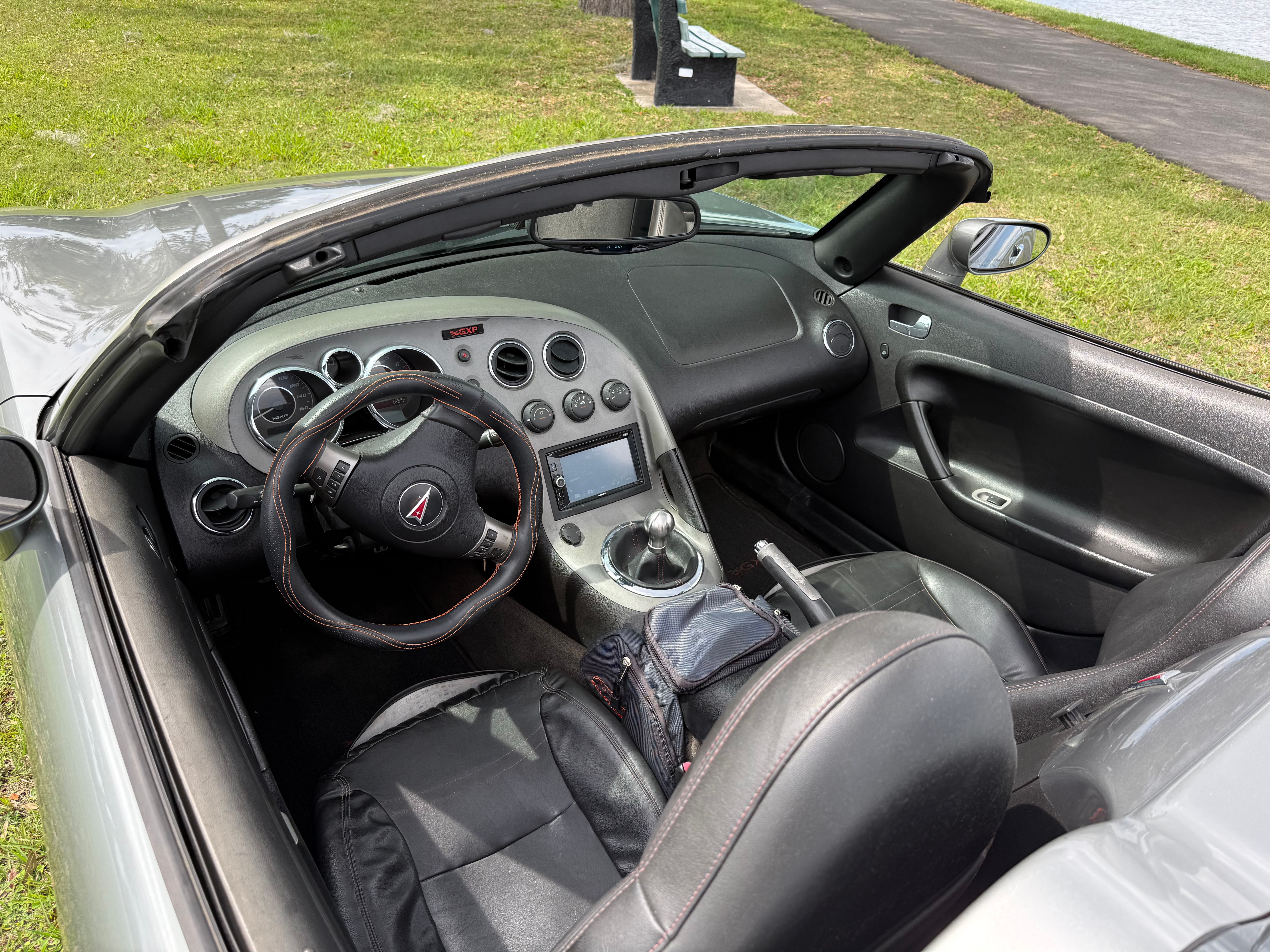 Used 2007 Pontiac Solstice GXP w/ Premium Package RWD image 17