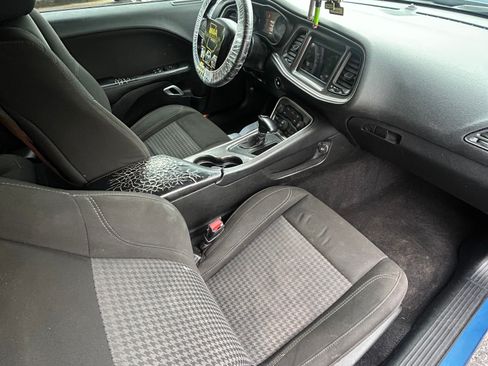 Used 2021 Dodge Challenger SXT w/ Blacktop Package image 9