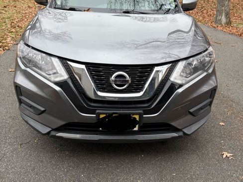 Used 2017 Nissan Rogue SV image 5