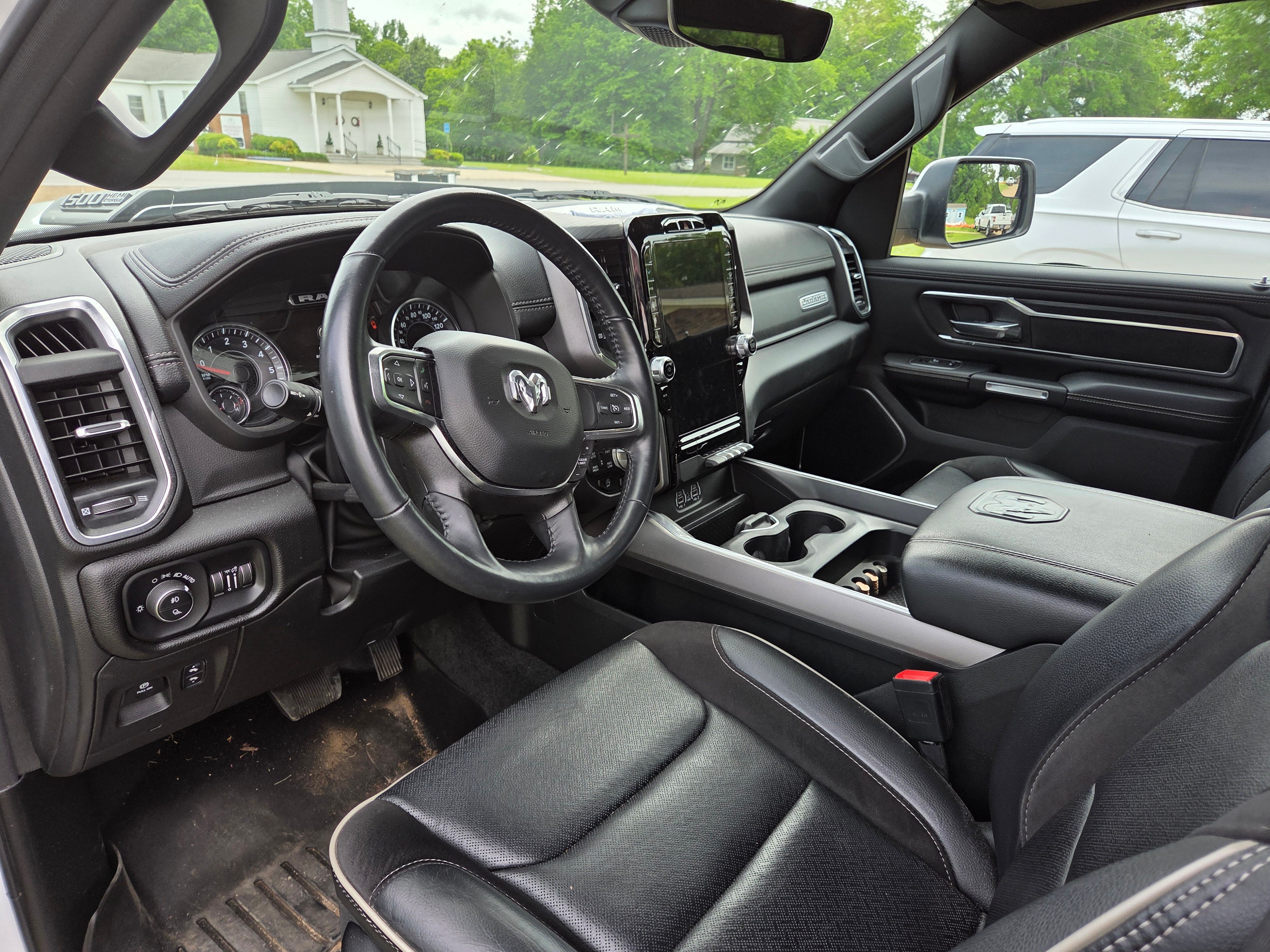 Used 2023 RAM 1500 Laramie AWD/4WD image 10