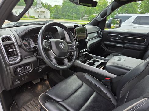 Used 2023 RAM 1500 Laramie AWD/4WD image 10