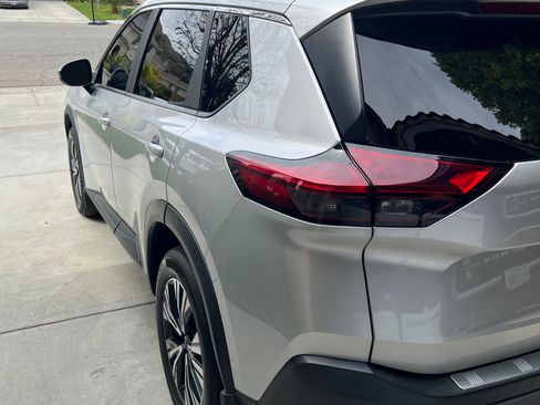 Used 2023 Nissan Rogue SV w/ SV Premium B Package image 5