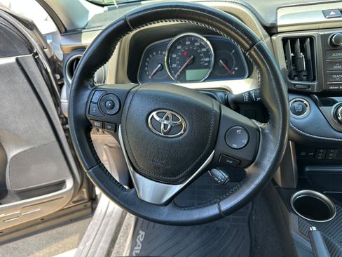 Used 2013 Toyota RAV4 Limited AWD/4WD image 9