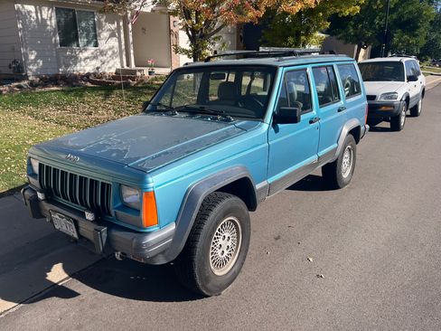Used 1995 Jeep Cherokee Country image 2