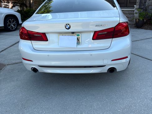 Used 2018 BMW 530i w/ Premium Package image 12