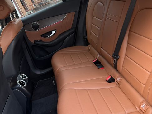 Used 2020 Mercedes-Benz GLC 300 4MATIC image 5