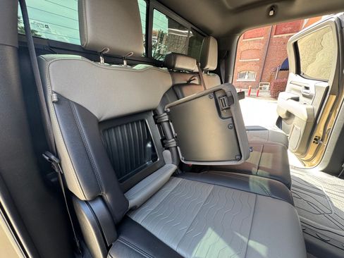 Used 2022 Chevrolet Silverado 1500 ZR2 w/ Technology Package AWD/4WD image 25