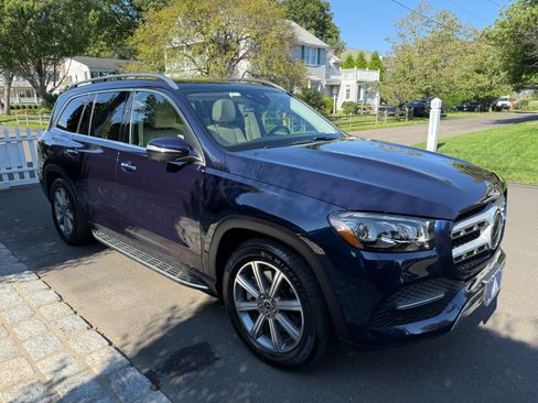 Used 2021 Mercedes-Benz GLS 450 4MATIC image 4
