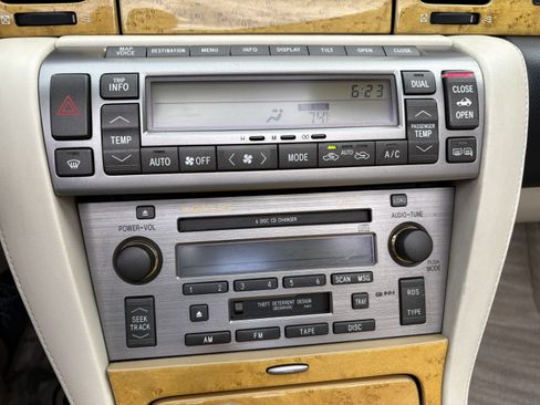 Used 2002 Lexus SC 430 Convertible RWD image 20