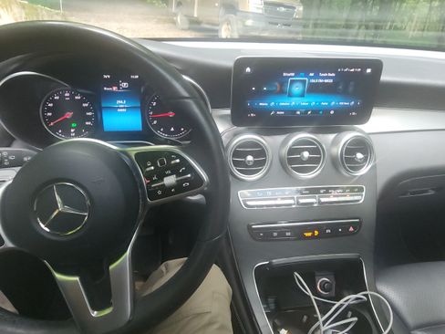 Used 2020 Mercedes-Benz GLC 300 4MATIC image 10