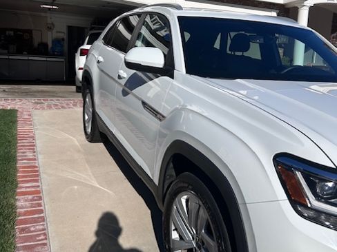 Used 2021 Volkswagen Atlas Cross Sport SE w/ Panoramic Sunroof Package image 9