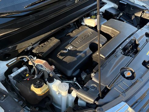 Used 2019 Nissan Pathfinder SV image 19