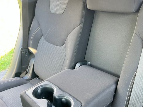 Used 2016 Jeep Cherokee Latitude w/ Cold Weather Group image 28