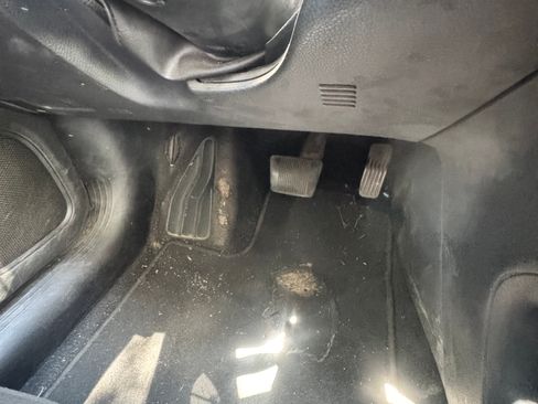 Used 2015 Chrysler 200 Limited w/ Convenience Group FWD image 11
