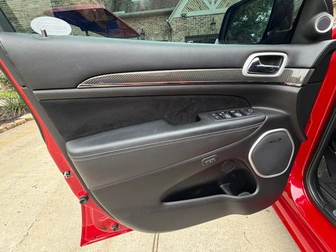 Used 2018 Jeep Grand Cherokee Trackhawk AWD/4WD image 27