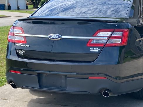 Used 2013 Ford Taurus SEL FWD image 2