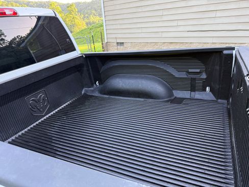 Used 2014 RAM 1500 Express AWD/4WD image 10