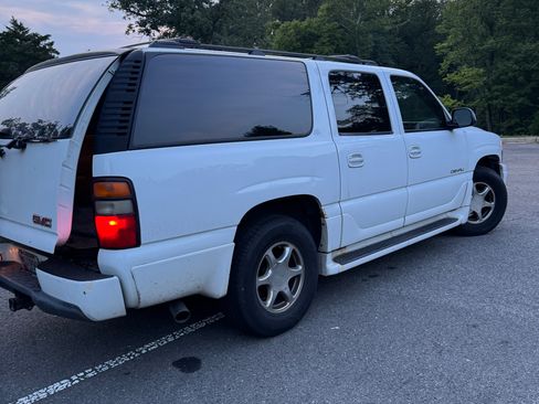 Used 2005 GMC Yukon XL Denali AWD/4WD image 4